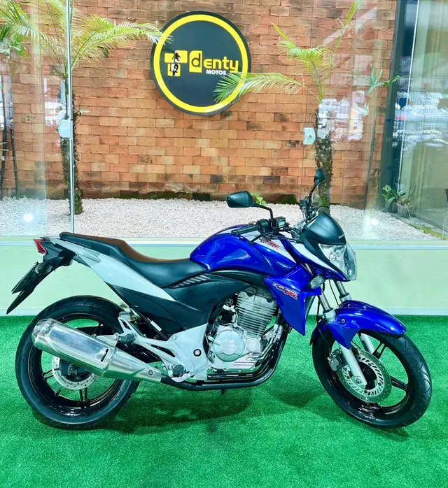 Moto Honda CB 300R 2014 Repsol