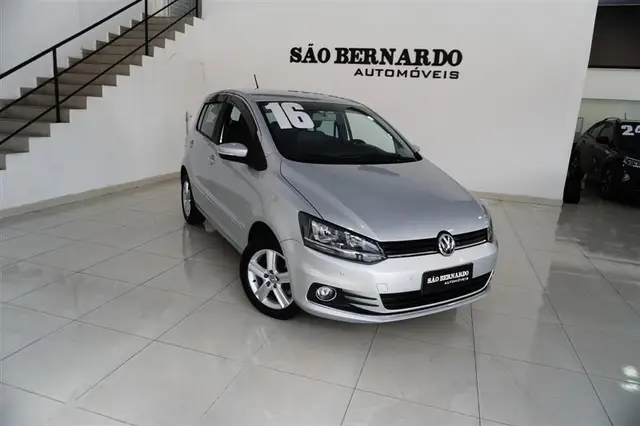 Carro Volkswagen Fox 2016 1.6 16v MSI Highline I-Motion (Flex)