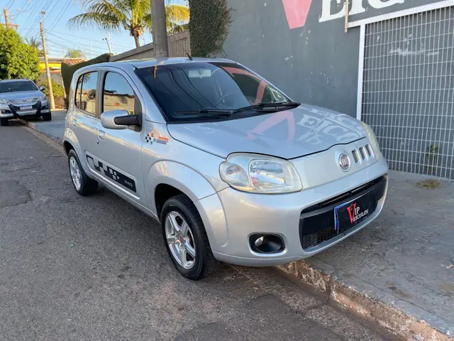 Carro Fiat Uno 2011 Vivace 1.0 8V (Flex) 4p