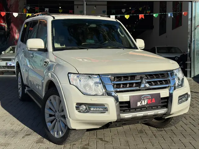 Carro Mitsubishi Pajero 2016 3.2 DI-D HPE 4WD (Aut)