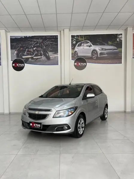 Carro Chevrolet Onix 2015 1.4 LT SPE/4
