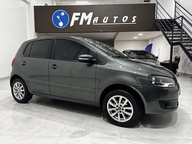 Carro Volkswagen Fox 2014 1.6 VHT (Flex)