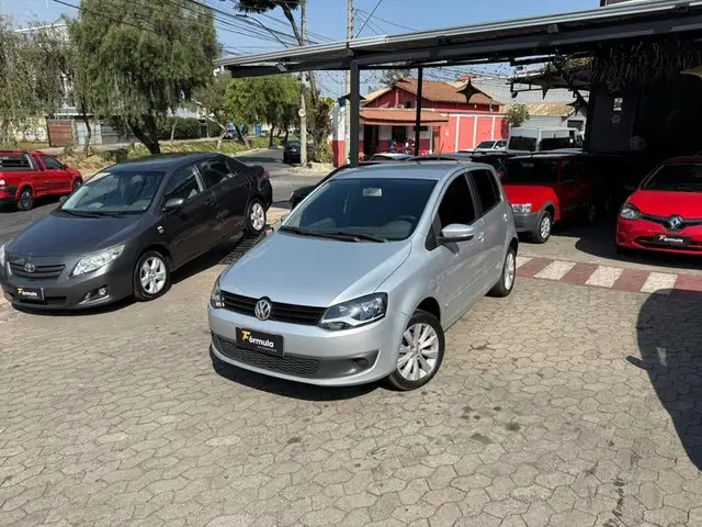 Carro Volkswagen Fox 2014 1.6 VHT Highline (Flex)
