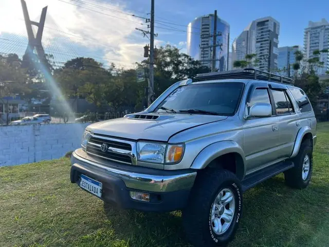 Carro Toyota Hilux SW4 2002 4x4 3.0 Turbo