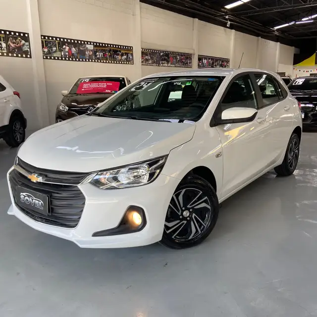 Carro Chevrolet Onix 2024 LT 1.0