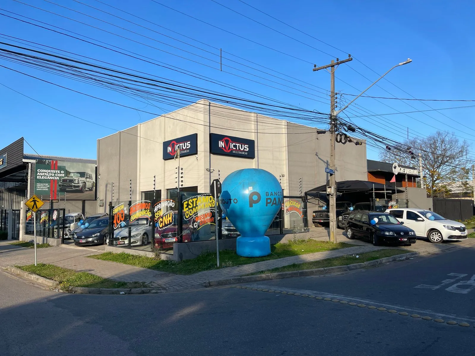 Fachada da loja Veículos à venda em INVICTUS MULTIMARCAS LTDA - Curitiba - PR