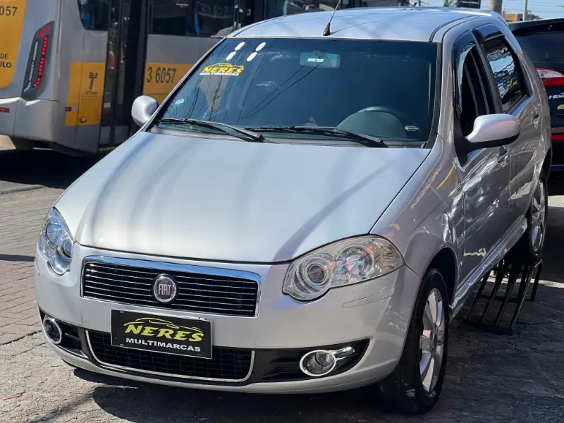 Fiat Palio Essence 1.6 16V (Flex)