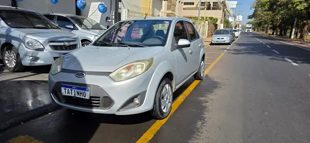 Carro Ford Fiesta Sedan 2012 1.6 (Flex)