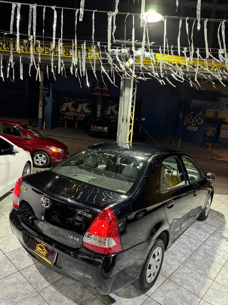 Toyota Etios Sedan XS 1.5 (Flex)