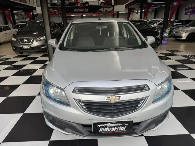 Carro Chevrolet Onix 2015 1.4 Effect SPE/4