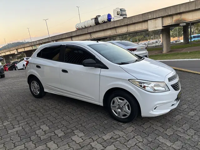 Carro Chevrolet Onix 2014 1.0 LS SPE/4