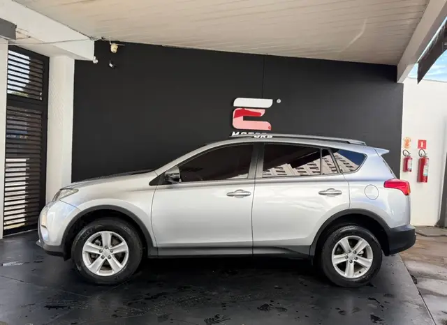 Carro Toyota RAV4 2013 4x4 2.5 (Aut)