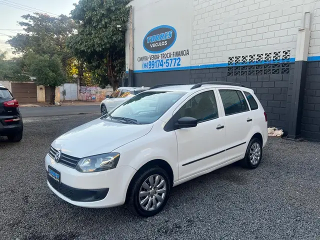 Carro Volkswagen SpaceFox 2014 1.6 8V Trend (Flex)