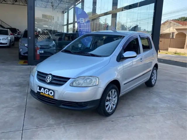 Carro Volkswagen Fox 2010 1.0 8V (Flex) 4p