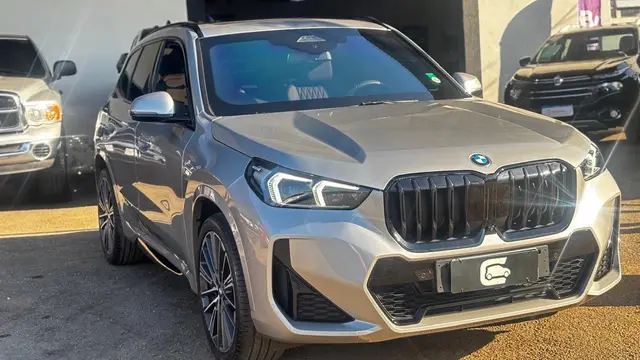 Carro BMW X1 2023 sDrive20i M Sport 2.0 Turbo (Aut.)
