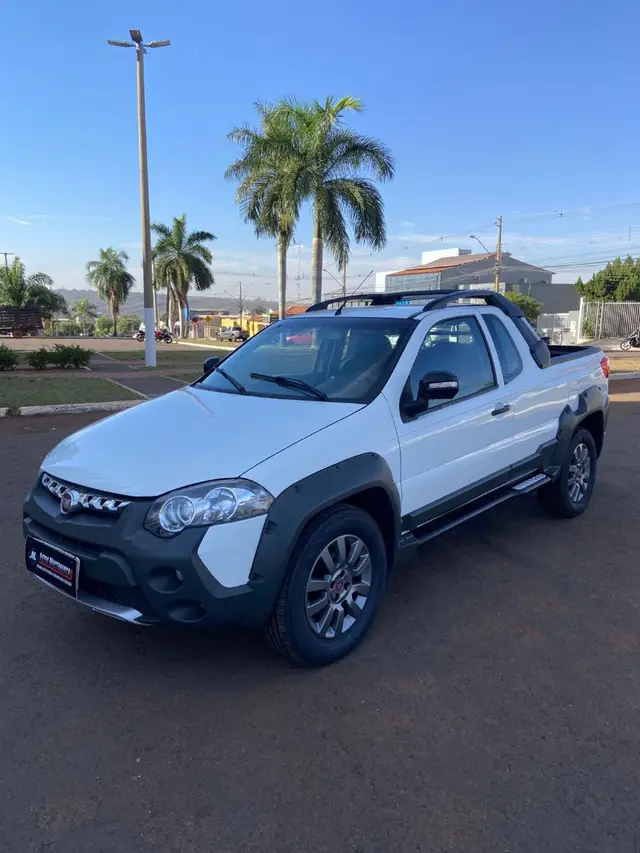 Carro Fiat Strada 2015 Adventure 1.8 16V (Flex) (Cabine Estendida)