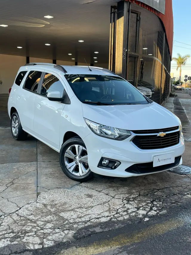 Carro Chevrolet Spin 2023 Premier 1.8 (Aut.)
