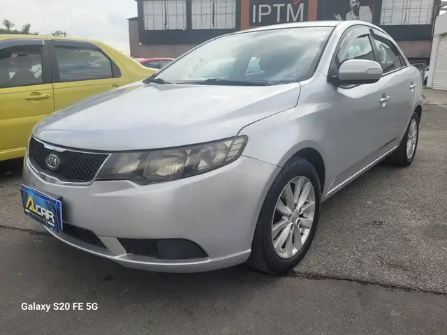 Carro Kia Cerato 2011 SX 1.6 16V