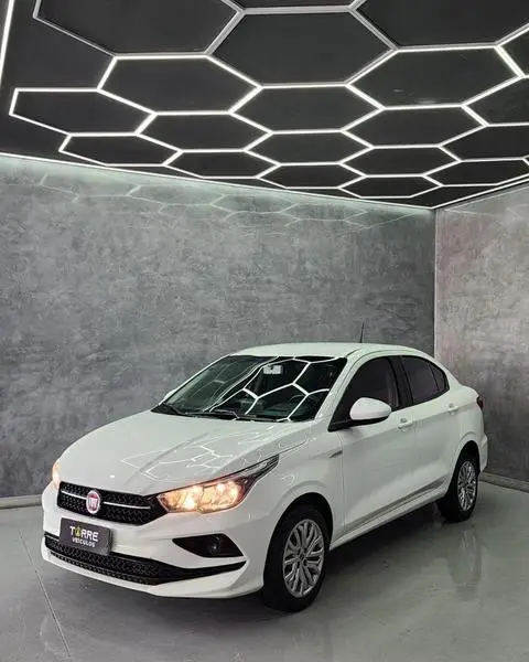 Carro Fiat Cronos 2019 1.3 Drive Firefly (Flex)