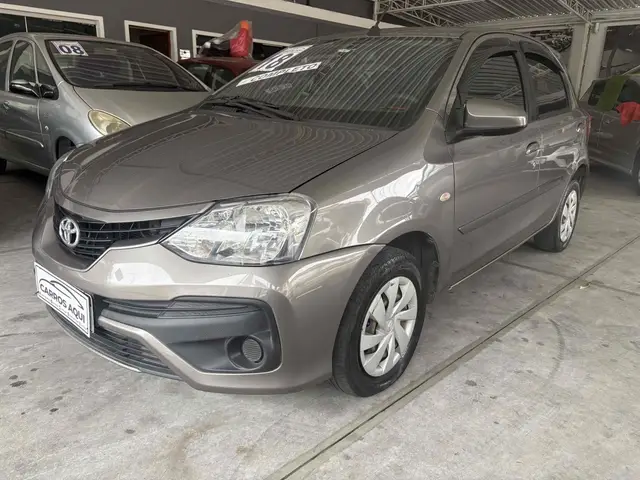Carro Toyota Etios Sedan 2018 XLS 1.5 (Aut) (Flex)