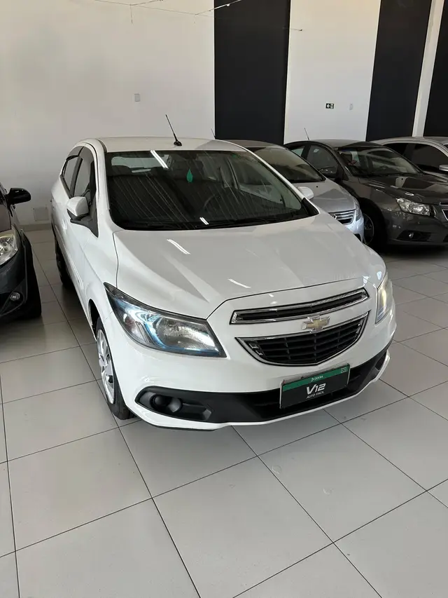 Carro Chevrolet Onix 2014 1.4 LT SPE/4