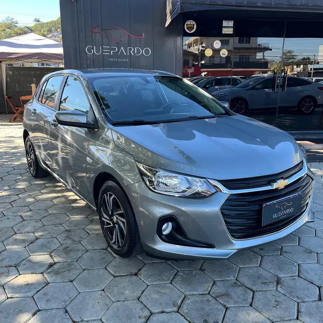 Carro Chevrolet Onix 2024 LT 1.0