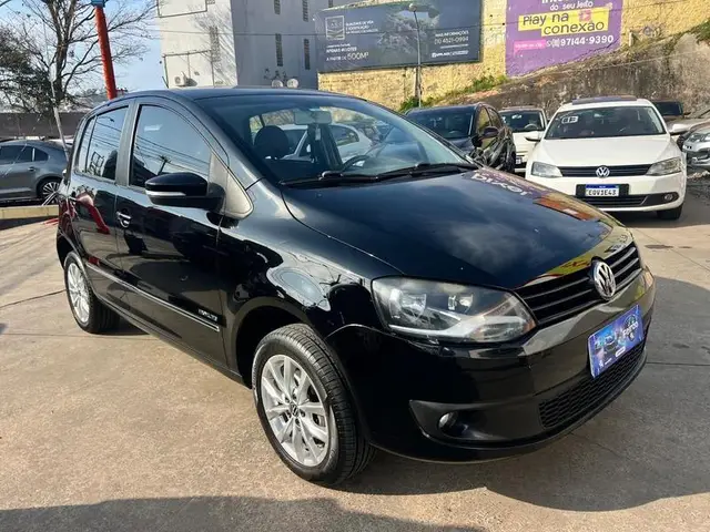Carro Volkswagen Fox 2014 1.6 VHT Highline I-Motion (Aut) (Flex)
