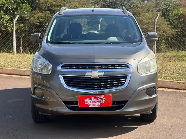 Carro Chevrolet Spin 2015 LT 5S 1.8 (Flex)