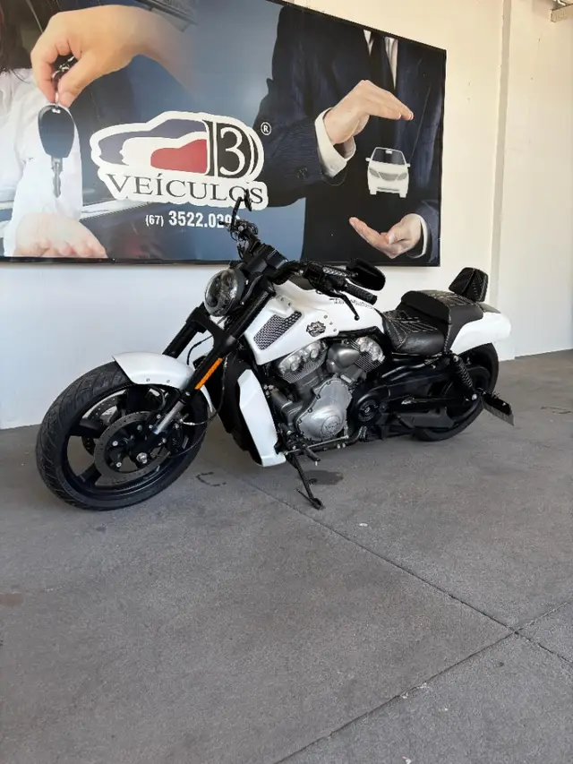 Moto Harley-Davidson V Rod Custom 2013 1250cc MUSCLE VRSCF