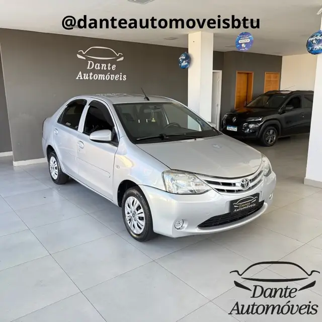 Carro Toyota Etios Sedan 2017 X 1.5 (Flex)