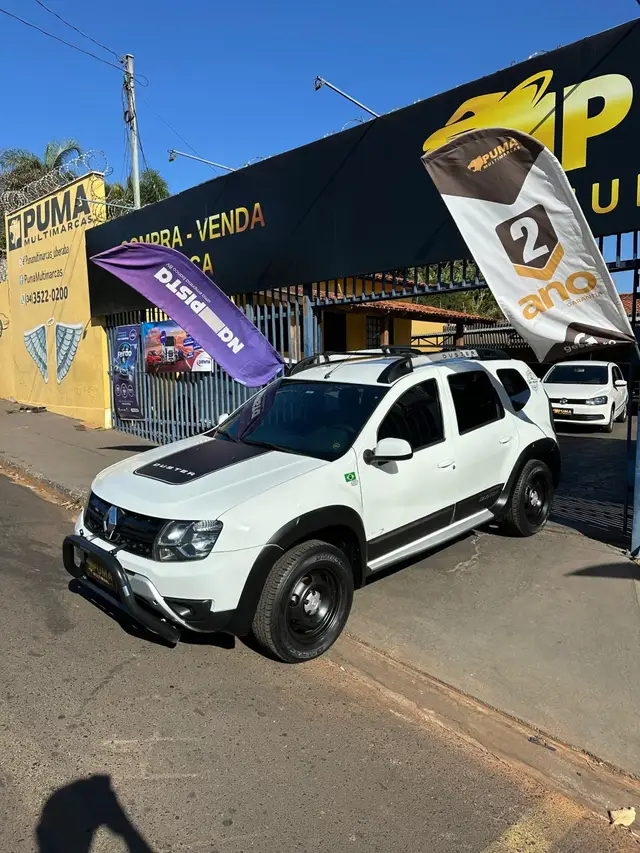 Carro Renault Duster 2017 2.0 16V Dakar II 4x4 (Flex)