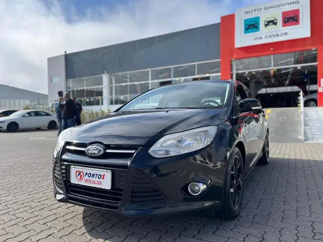 Carro Ford Focus Hatch 2015 Titanium 2.0 16V PowerShift