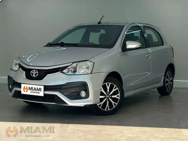 Carro Toyota Etios 2018 Platinum 1.5 (Aut) (Flex)