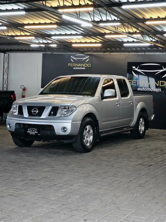 Carro Nissan Frontier 2010 XE 4x2 2.5 16V (cab. dupla)