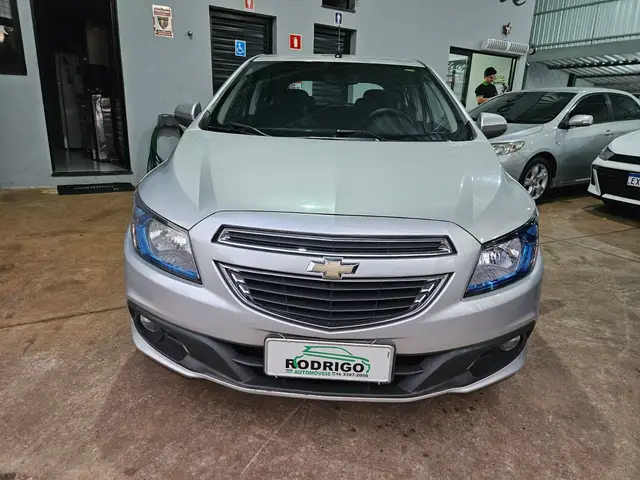 Carro Chevrolet Onix 2014 HATCH LTZ 1.4 8V FlexPower 5p Mec.