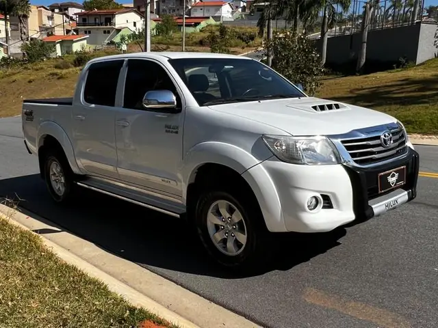 Carro Toyota Hilux SW4 2014 3.0 TDI 4x4 SRV 7L