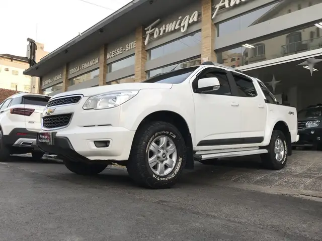 Carro Chevrolet S10 Cabine Dupla 2014 S10 2.8 CTDI LT 4WD (Cabine Dupla)