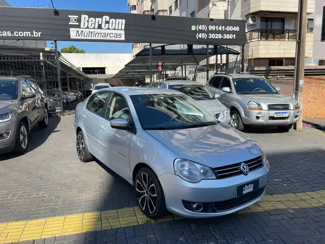 Carro Volkswagen Polo Sedan 2013 Comfortline 1.6 8V (Flex)