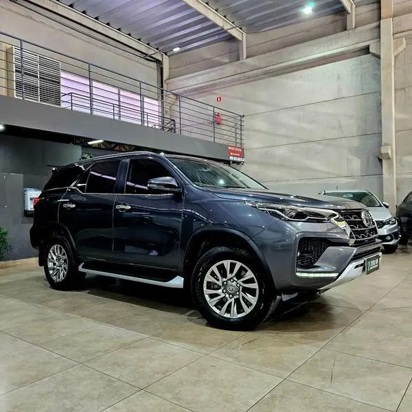 Carro Toyota SW4 2021 SRX 2.8 turbodiesel 7L 4x4 (Aut)