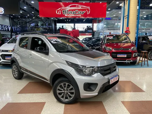 Carro Fiat Mobi 2024 Trekking 1.0
