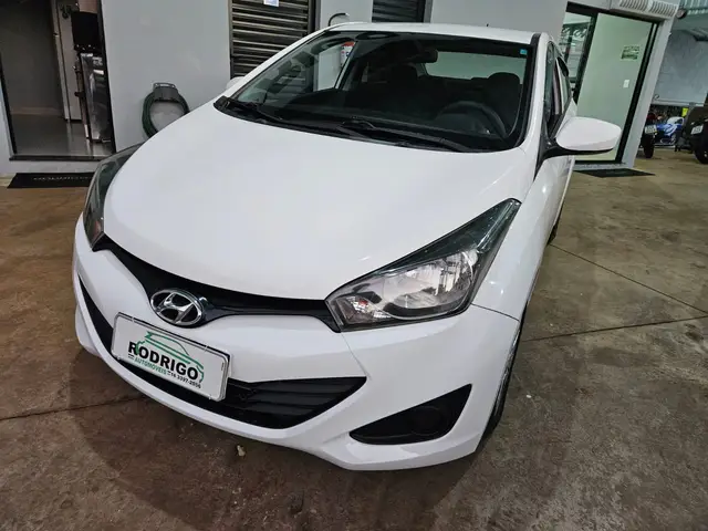 Carro Hyundai HB20S 2014 1.6 Comfort Plus (Flex)