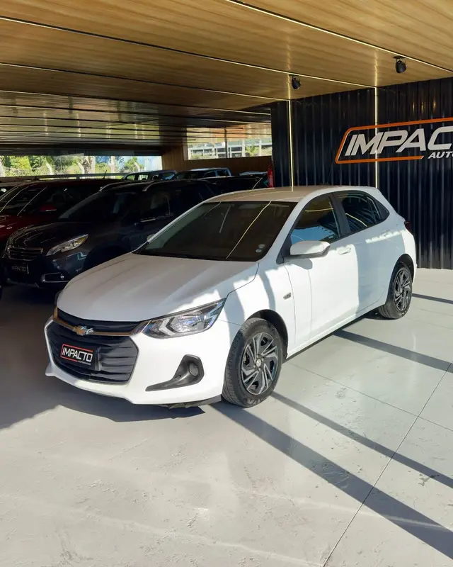 Carro Chevrolet Onix 2024 LT 1.0