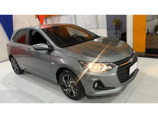 Carro Chevrolet Onix Plus 2024 LT 1.0