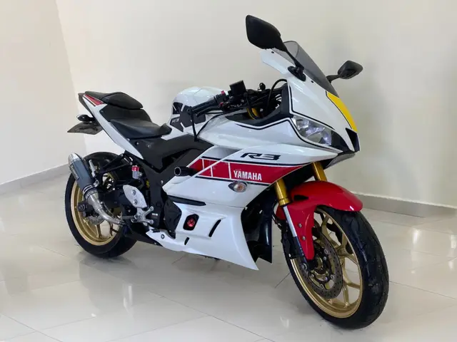 Moto Yamaha YZF R3 2023 World GP 60th Anniversary Edition