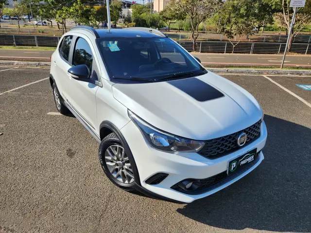 Carro Fiat Argo 2020 1.3 Trekking (Flex)