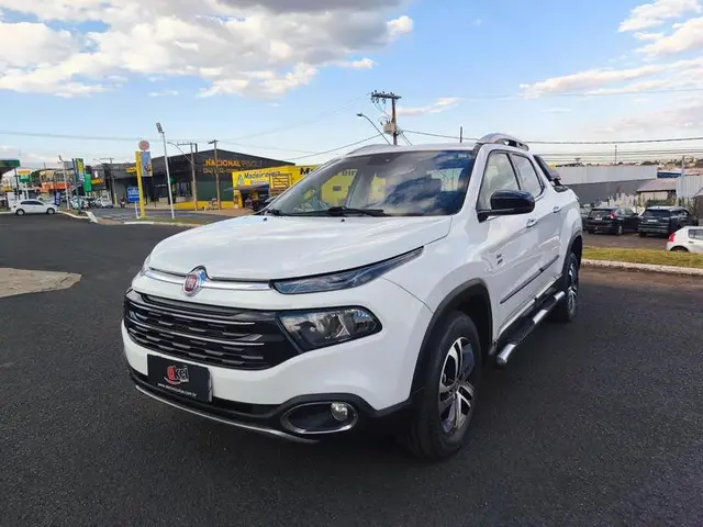 Carro Fiat Toro 2018 Volcano 2.0 diesel AT9 4x4