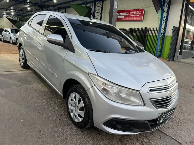 Carro Chevrolet Onix 2013 1.0 LT SPE/4