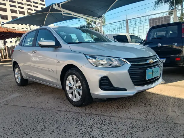 Carro Chevrolet Onix 2023 LT 1.0