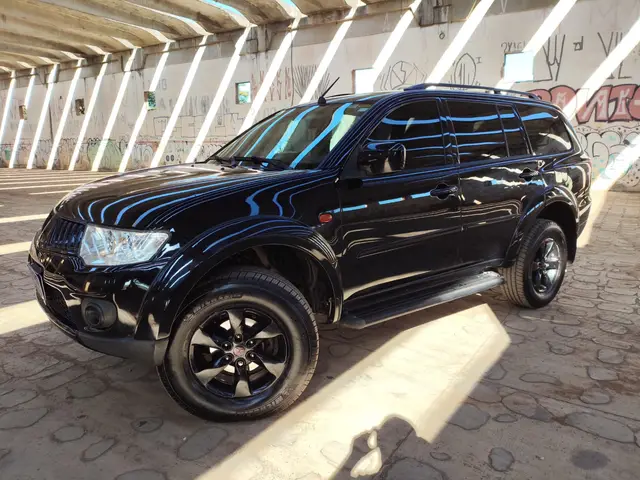 Carro Mitsubishi Pajero Dakar 2013 3.2 4WD (Aut)