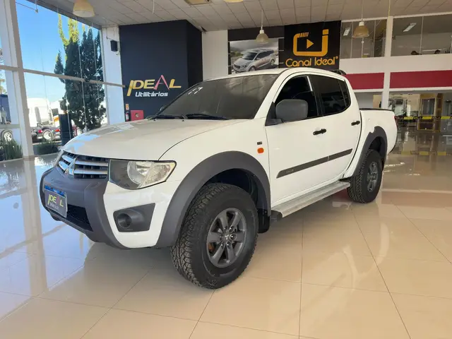 Carro Mitsubishi L200 Triton 2017 HLS 2.4 Flex 16V CD Mec.